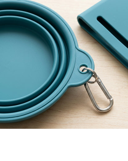 Avibe Fold-Flat Silicone Travel Pet Bowl 750 ml Teal with Sleeve - Detail view